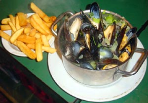 Małże i frytki