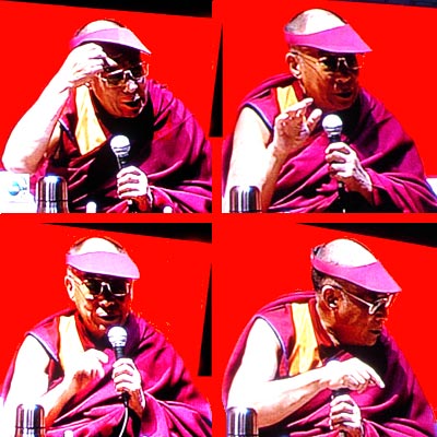 Jego Świętobliwość Dalajlama w Warszawie, w hali Torwar - telebim